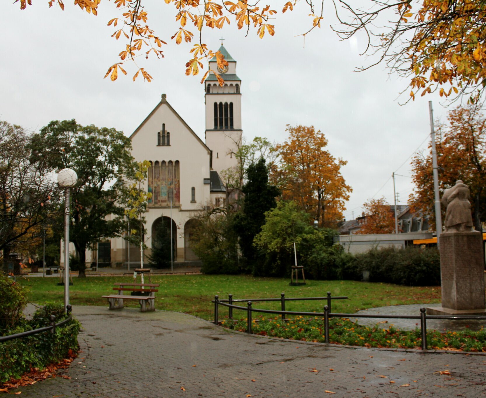 Der Kirchplatz in Daxlanden.
