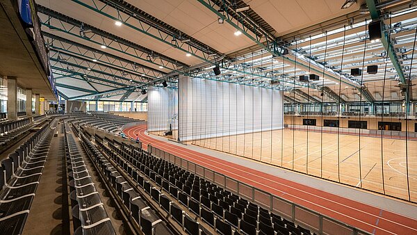 Innen-und  Außenansichten der Europahalle nach Sanierung