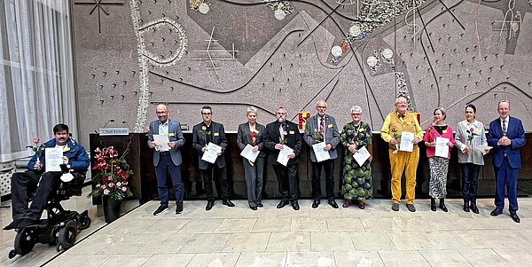 Das Bild zeigt Engagierte in der Selbsthilfe.