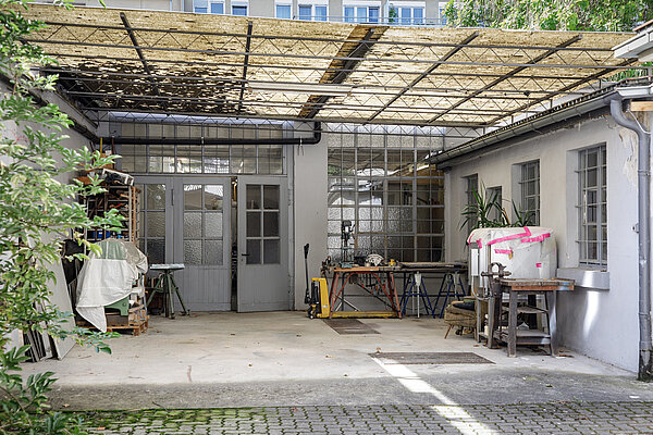 Überdachter Hinterhof
