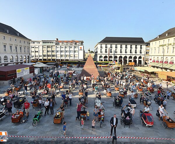 Lastenrad-Förderprogramm besiegelt Bürgermeister Fluhrer dankt Pionieren, welche die Verkehrswende mit ermöglichen