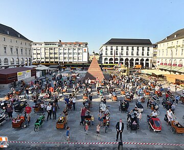 Lastenrad-Förderprogramm besiegelt Bürgermeister Fluhrer dankt Pionieren, welche die Verkehrswende mit ermöglichen