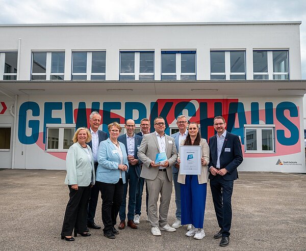 Fertig saniertes Gewerkshaus während der Eröffnungsfeier