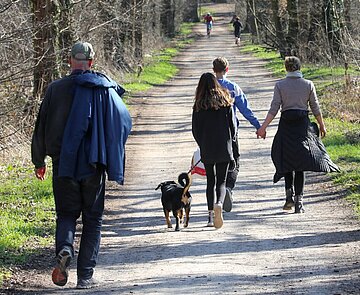 Spaziergänger im Oberwald Karlsruhe