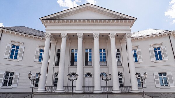 Markgräfliches Palais Karlsruhe, Karl-Friedrich-Straße 23, Außenansicht.