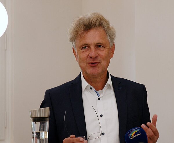 Dr. Frank Mentrup bei Pressetermin