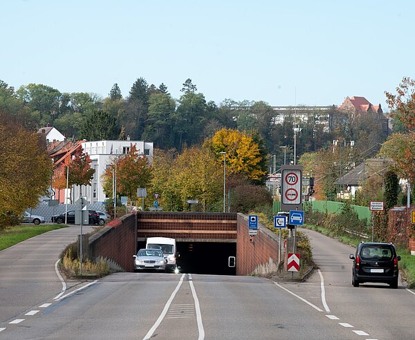 Einfahrt/Ausfahrt Tunnel Grötzingen mit KFZ 