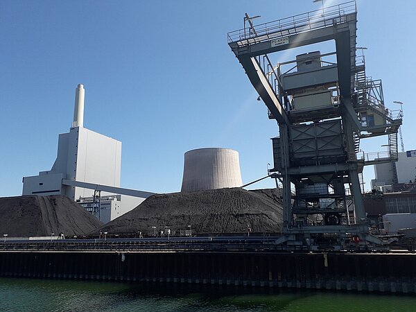 Kohlehalde des Rheinhafen-Dampfkraftwerks