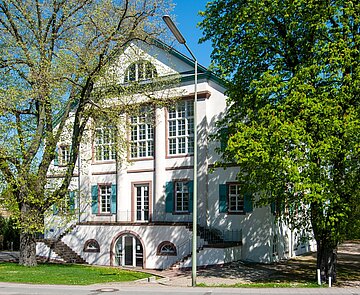 Gebäudeansicht des ehemaliges Stephanienbads, heutiges Evangelisches Gemeindezentrum Paul Gerhardt