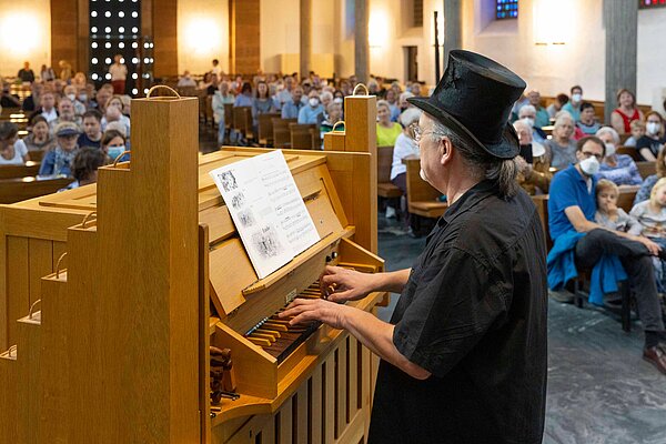 Ein Orgelkonzert in der Stadtkirche.