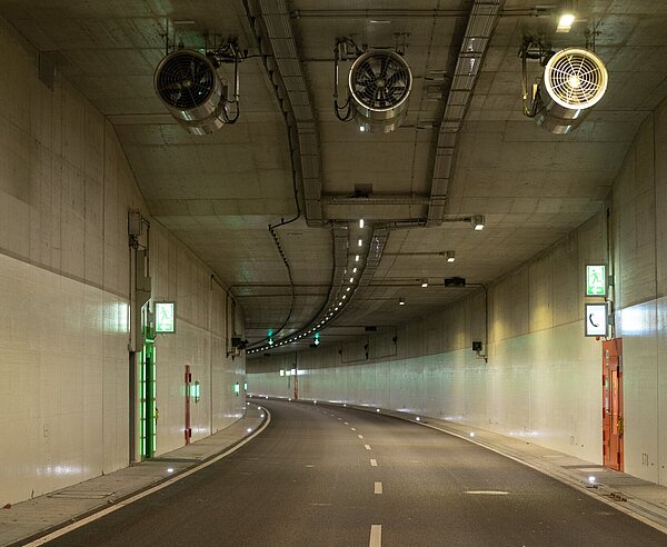 Ansicht des Karoline-Luise-Tunnels ohne Autos