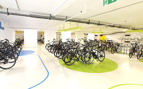 Fahrrad­park­haus Süd am Haupt­bahn­hof