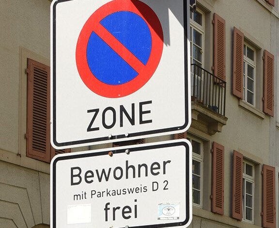 In der ausgewiesenen Zone in der August-Dürr-Straße dürfen nur Bewohner parken.