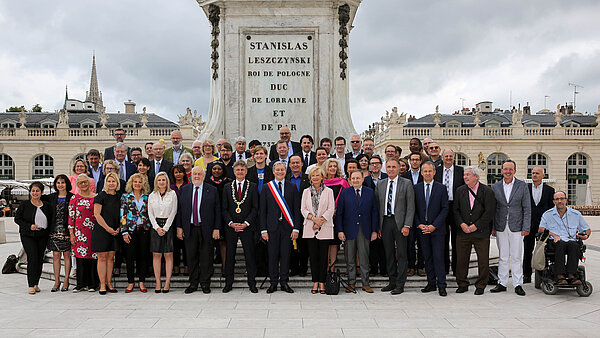 Gruppenbild der Teilnehmenden am ersten Treffen der Gemeinderatsgremien in Nancy 2017