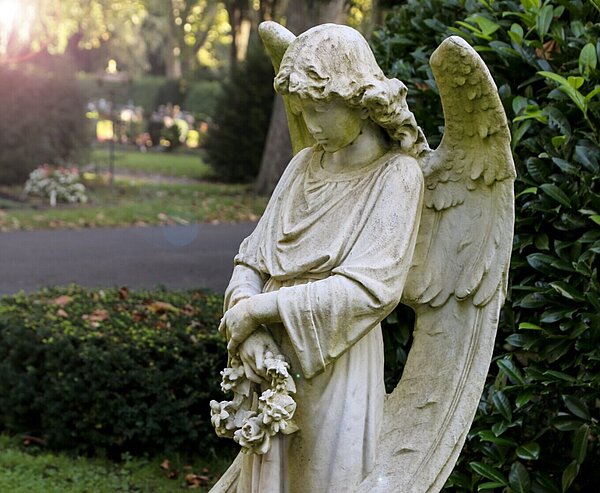 Engelsstatue auf dem Karlsruher Hauptfriedhof