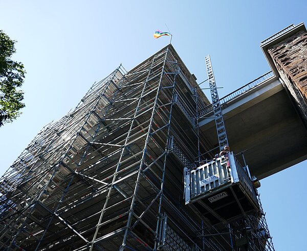 Turmberg mit Gerüst