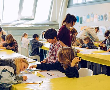 Kinder in der Städtischen Galerie