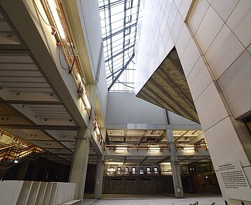 Innenansicht des Baustellenzustands der Stadthalle in Karlsruhe