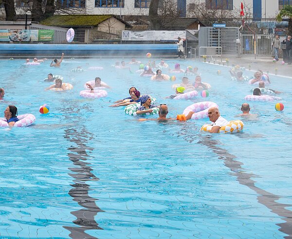 Sonnenbad  2025: seit dem 14. März ist das beheizte Freibad zum Saisonstart eröffnet