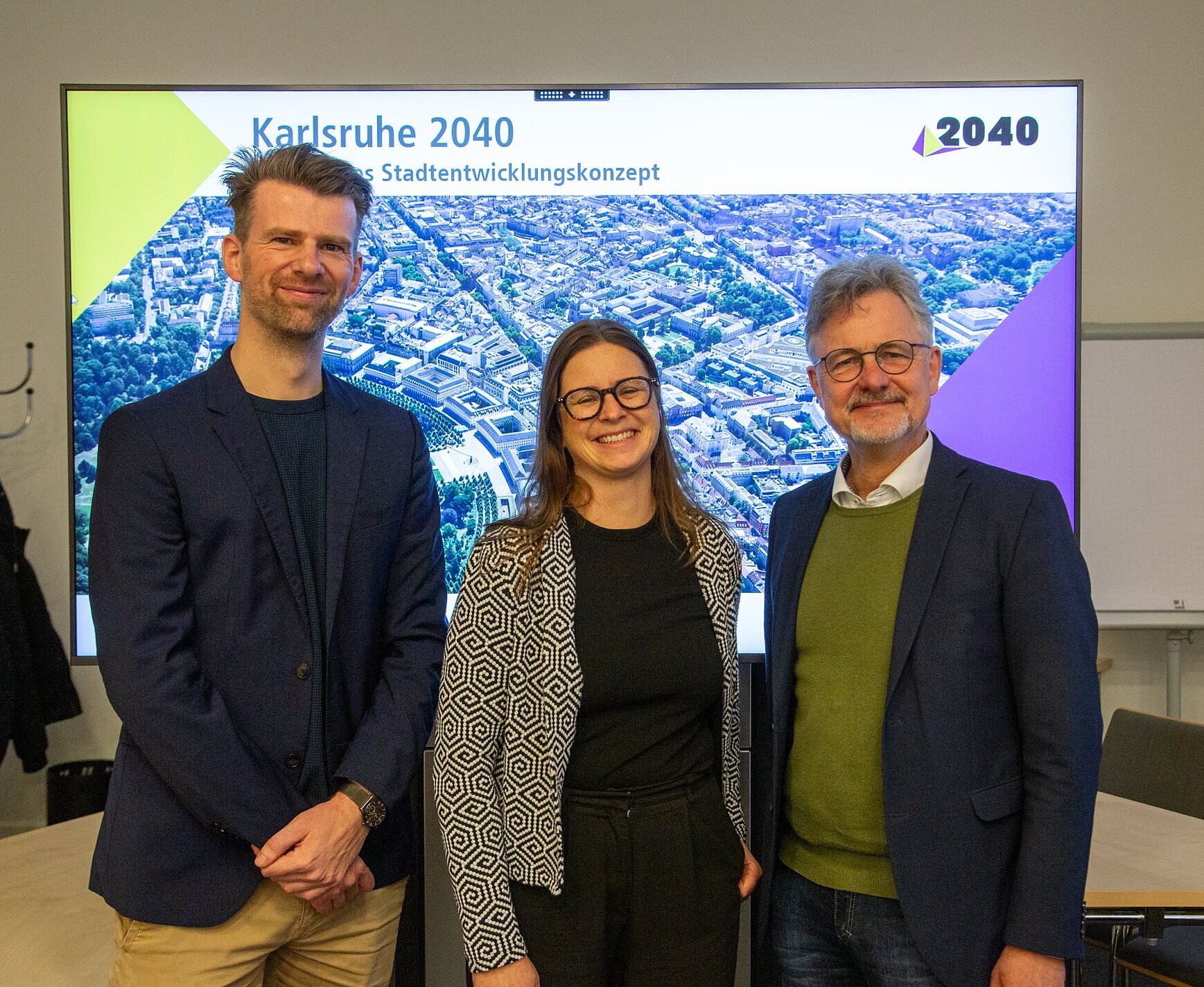 Holger Hoffschröer , Dr. Andrea Hammer (AfStA) und OB Mentrup bei der Vorstellung des Stadtentwicklungskonzept für 2040 