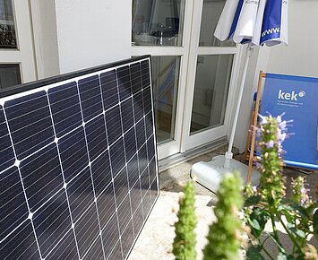 Balkon-PV clever nutzen: Lohnt sich ein Speicher wirklich?