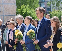 Die drei Stadtoberhäupter  in der Mitte: Dr. Frank Mentrup (Karlsruhe), Serhii Morhunov (Winnyzja) und Matthieu Klein (Nancy).