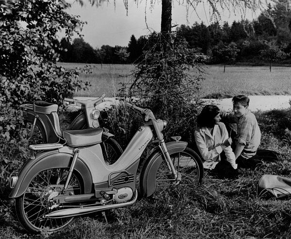 Werbefotografie für das Moped „Brummi“ von Gritzner, 1962