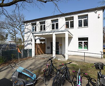 Kinderhaus Kanalweg Kindertagesstätte Hardtwaldzentrum Gebäudeansicht