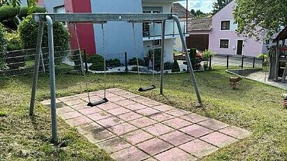 Foto Spielplatz bei der Böhmerwaldstraße in Grünwettersbach
