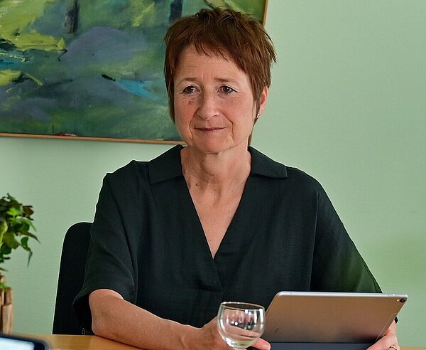 Bürgermeisterin Bettina Lisbach spricht im Interview über die Wertstoffsammlung.