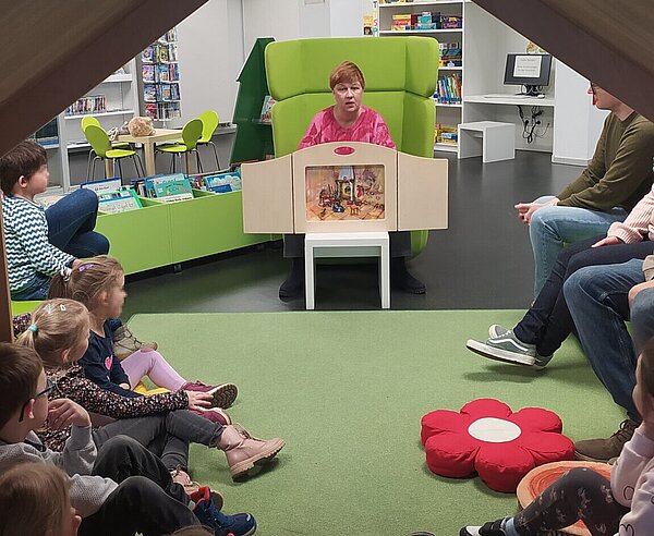Bilderbuchrunde zur Leseförderung für Vorschulkinder in der Stadtteilbibliothek