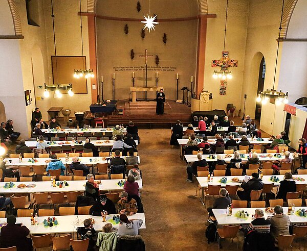 12. Vesperkirche Karlsruhe in der Johanniskirche, 12. Januar bis 9. Februar; Blick von Empore in das Kirchenschiff