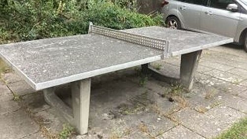 Foto einzelne Tischtennisplatte Pfalzbahnstraße Knielingen