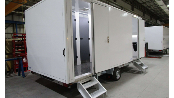 Außenansicht Toilettenwagen