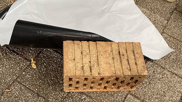 Bild der Locksteinmethode mit Folie und Lockstein 