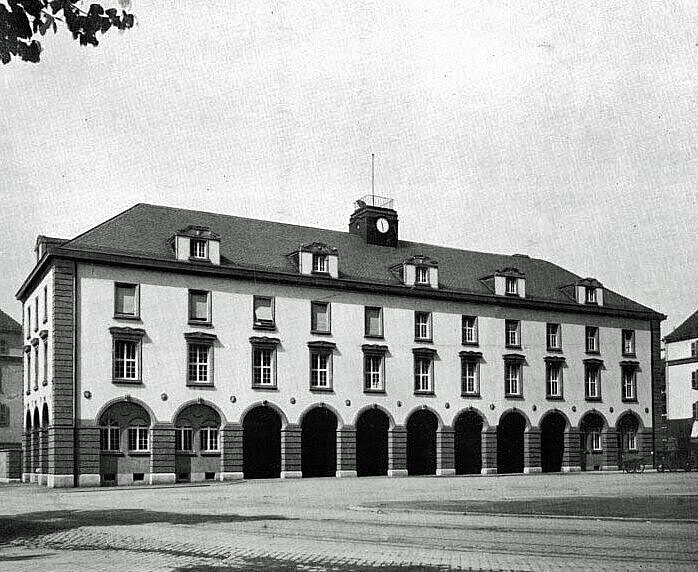 Die 1926 errichtete alte Hauptfeuerwache in der Ritterstraße.