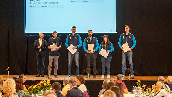 In den Sportarten Kegeln gehörlos, Kegeln und Indiaca wurden Sportler und eine Sportlerin der Vereine GSV Karlsruhe, Behinderten- und Freizeitsport Karlsruhe und TSV Grünwinkel geehrt.