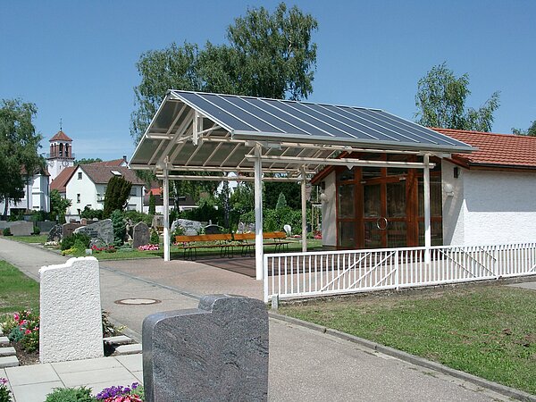Aussegnungshalle und Eingang Friedhof Neureut süd