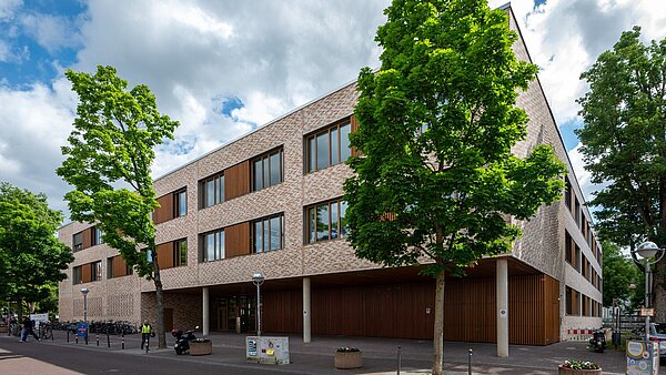 Außenansicht der Schloss-Schule