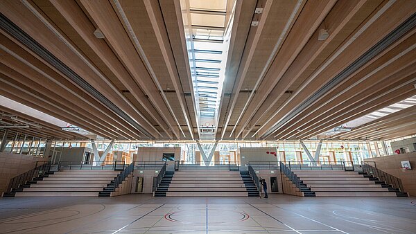 neue  zweifach-Dreifeldsporthalle , Innenansichten