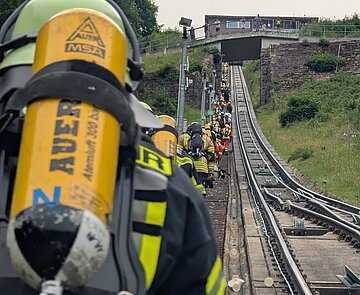 Die Feuerwehrmänner und -frauen beim Stäffeleslauf 2026