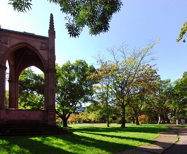 Der Alte Friedhof im Herbst