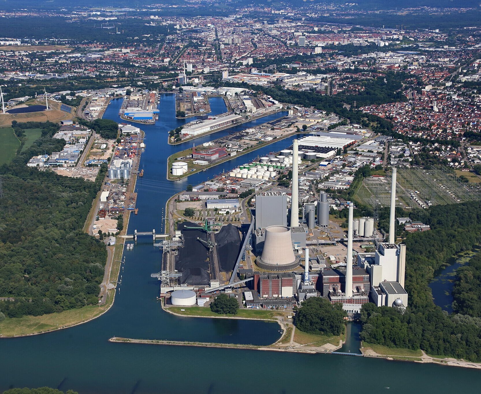Luftaufnahme vom Rheinhafen