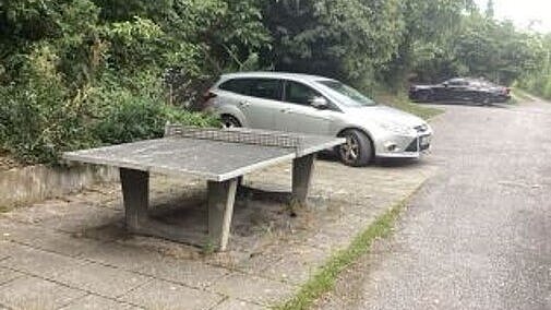 Foto einzelne Tischtennisplatte Pfalzbahnstraße Knielingen