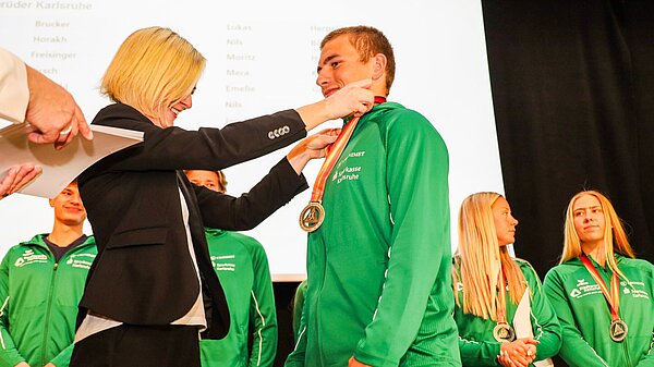 Bei der Sportehrung 2026 wurden Sportlerinnen und Sportler für ihre herausragenden Leistungen gewürdigt.