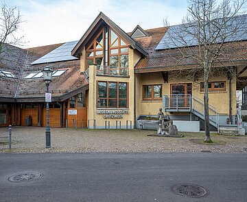 Gebäudeansicht der Begegnungsstätte Grötzingen