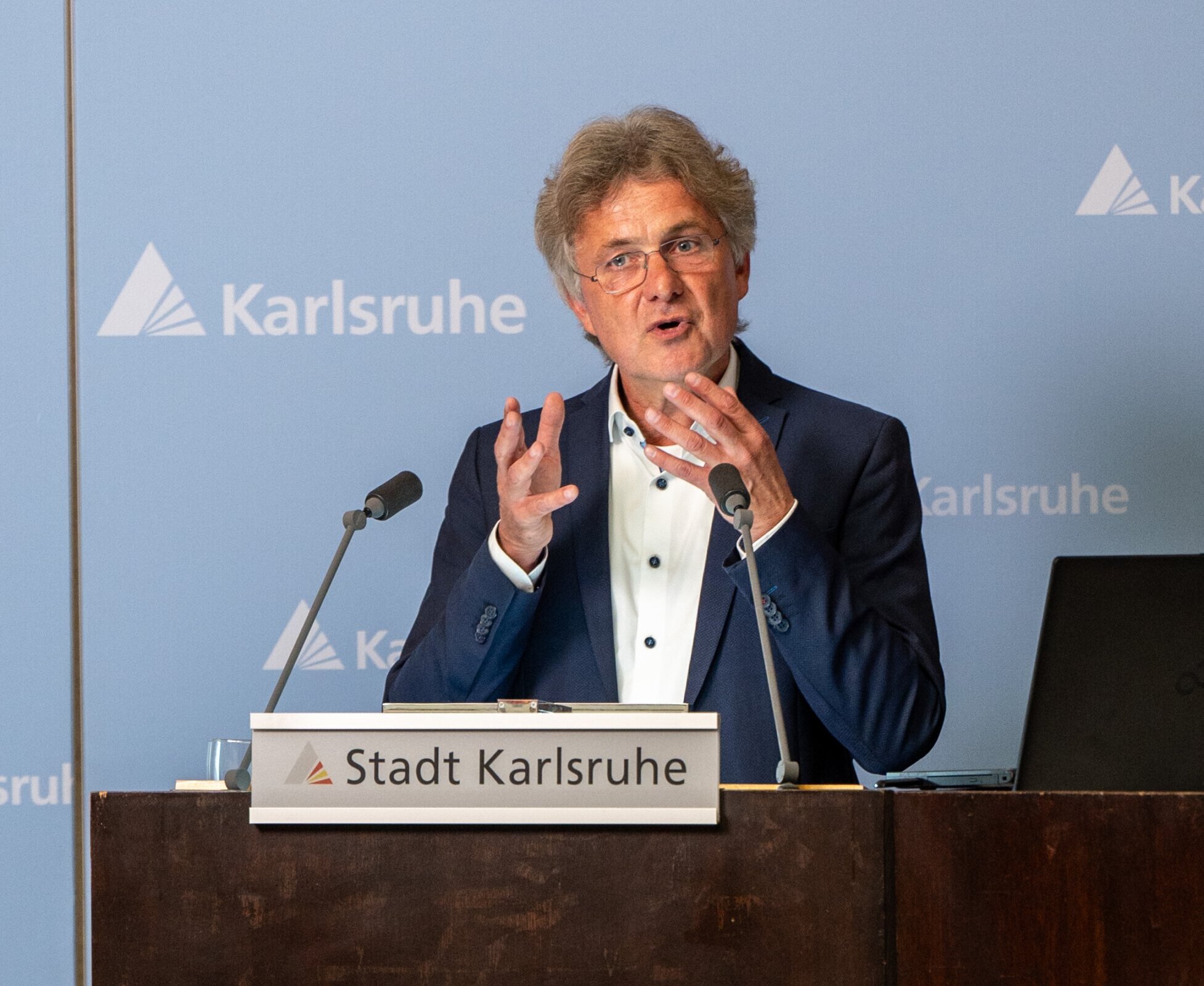 OB Dr. Frank Mentrup: Gesamtvolumen, Einsparungen und die Höhe der Verschuldung als prägende "Superlative des Haushalts“.