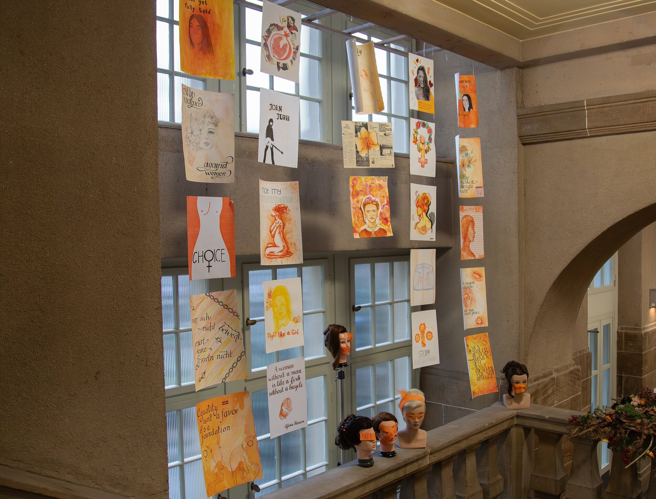 Bilder zum Thema hängen von Decke herab