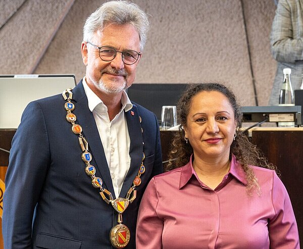 Oberbürgermeister Dr. Frank Mentrup bei der Vereidigung von Leyla Duran im Gemeinderat