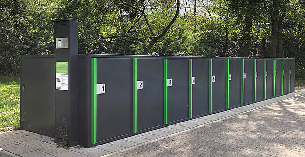 Das Foto zeigt die Bike+Ride Box am Bahnhof Durlach.